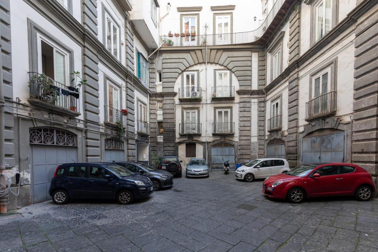 Palazzo Del Principe San Severo 3 Bedrooms & Terrace! Naples Luaran gambar